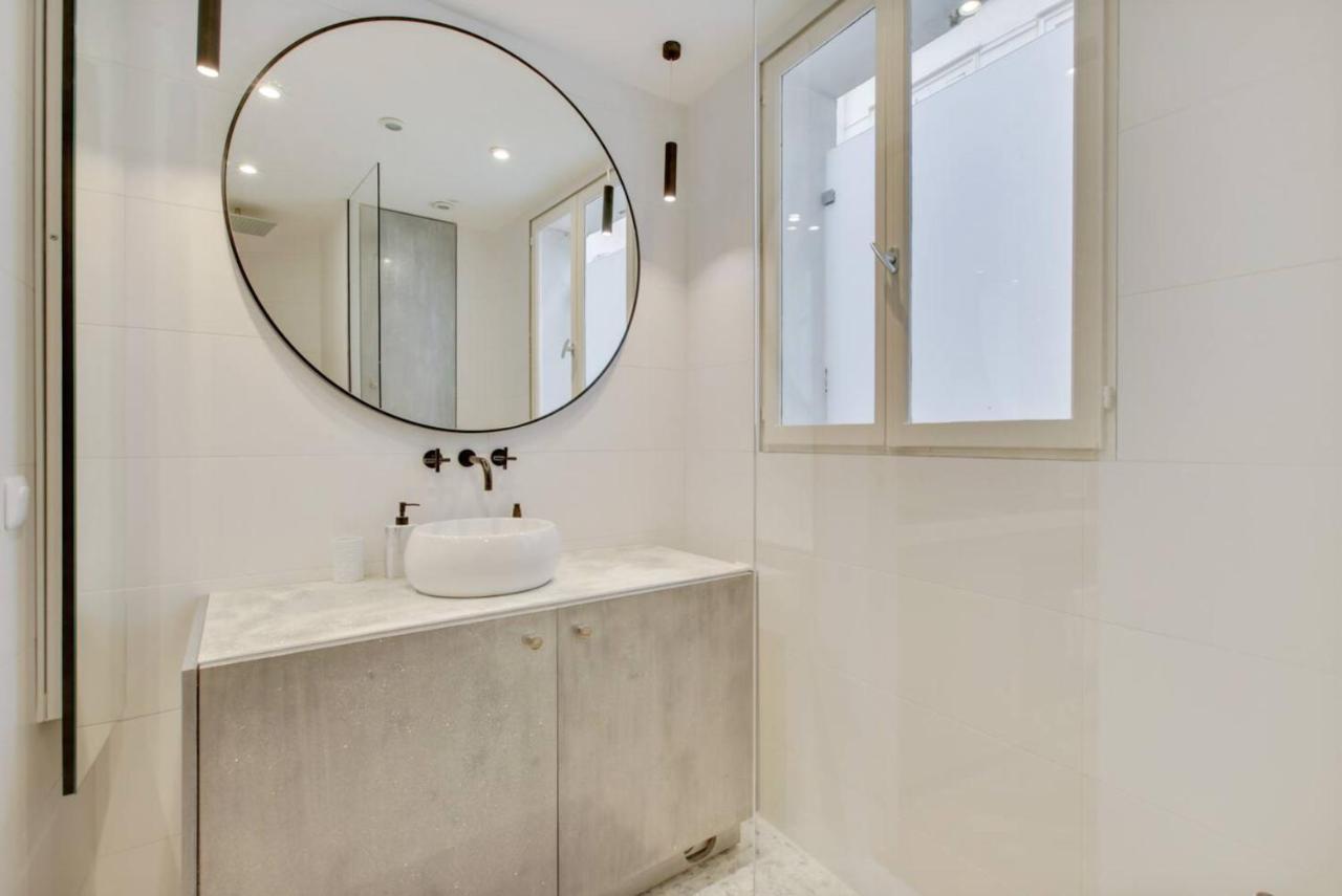 Refurbished Design Flat -Near Champs-Elysees Parijs Buitenkant foto